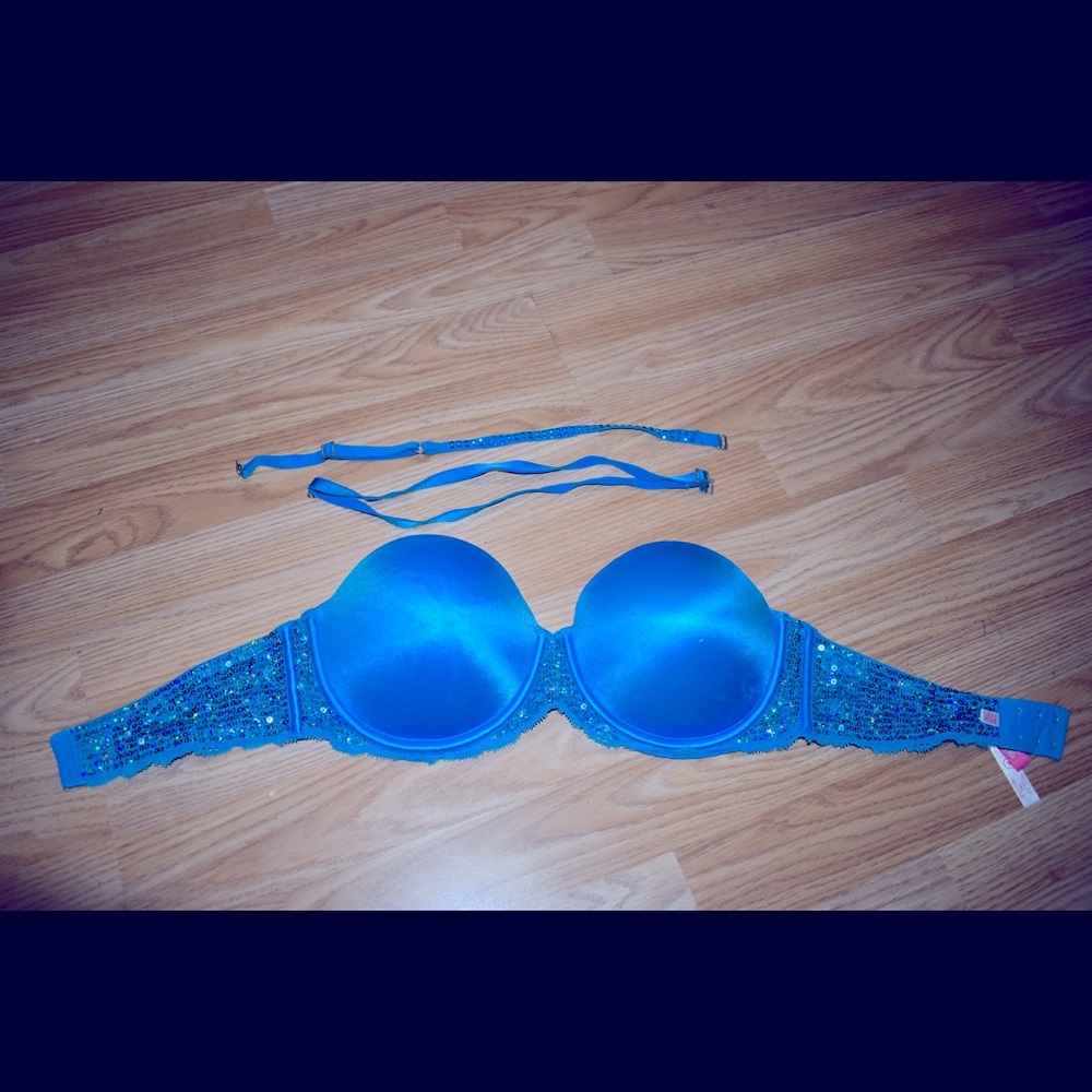 PINK push-up bra with multi-way straps 👙